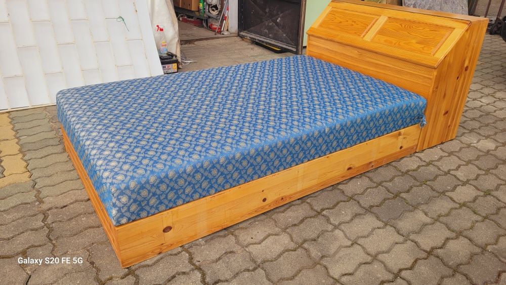 Спална,легло от чам с ракла