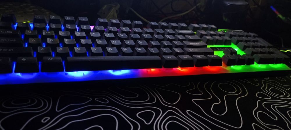 Продам клавиатуру и мышку