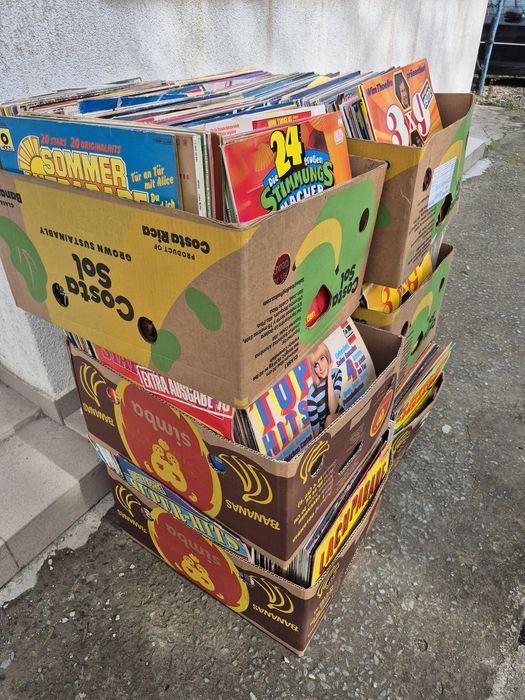 Vând 100lp Lot Discuri Vinil colectie muzica usoara mixta straina

Lot