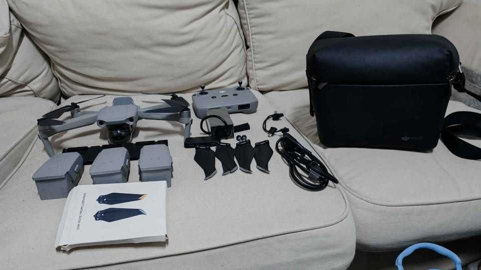 Drona DJI Mavic Air 2 Fly More Combo in stare foarte buna