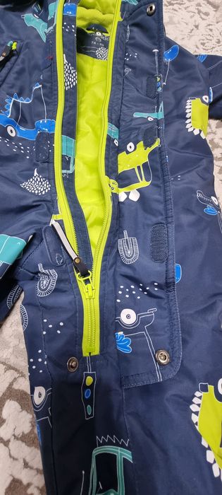 Продам демисезонный комбинезон 74-80