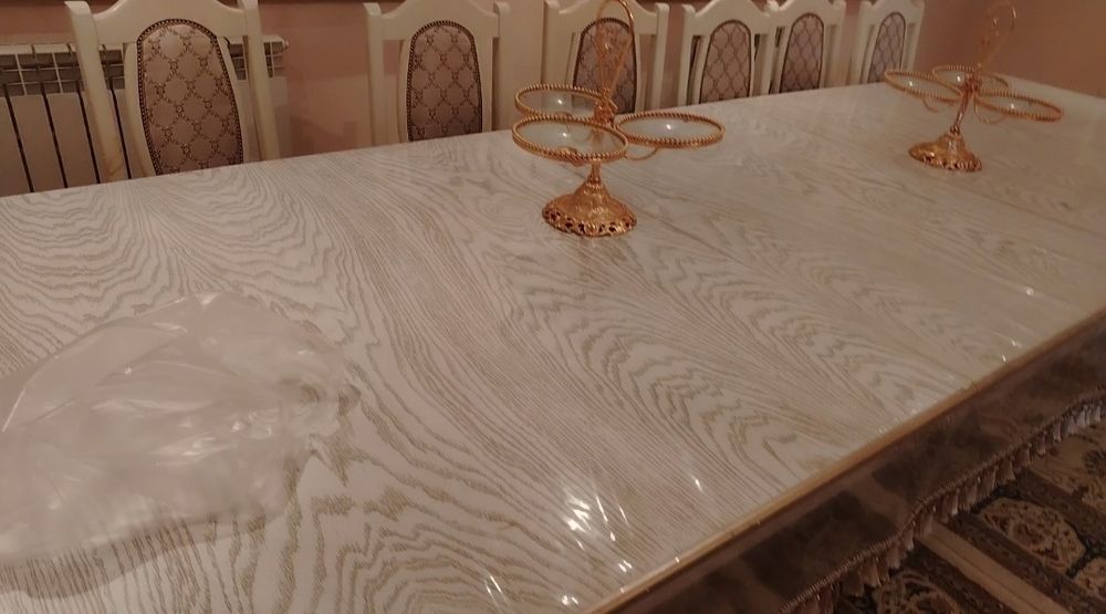 Стол со стульями