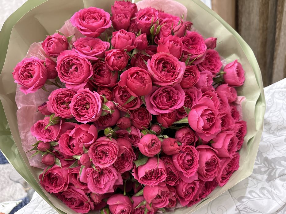 Кустовые спрей розы)