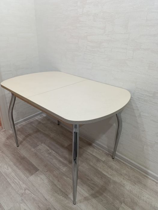 Продам кухонный стол