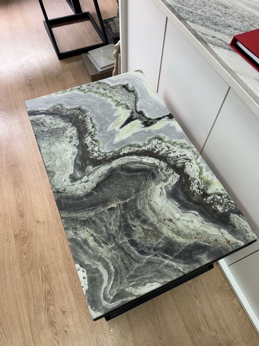 Журнальные столики из мрамора