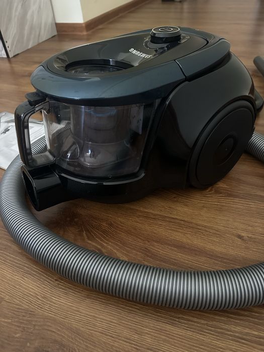 Ventilator va lampa. Mikrovalnovka ARTEL. Plisos SAMSUNG.