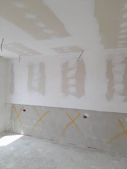 Glet, zugrăvit, șlefuit, parchet, tencuiala, baghete și cornise rigips