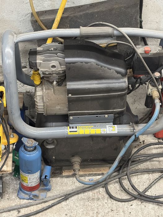 CompactMaster CPM 110-15-3 W | Piston compressor