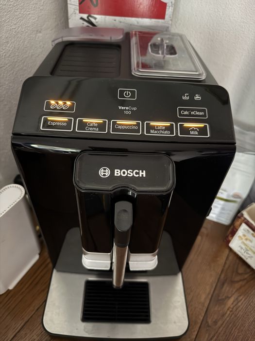 Titlu: Espressor automat Bosch VeroCup 100 (TIS30129RW) – Stare excelentă