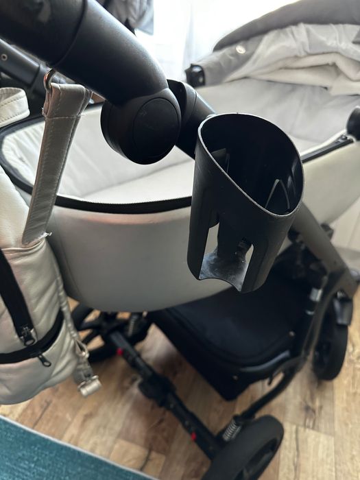 Продам Коляска 2 в 1