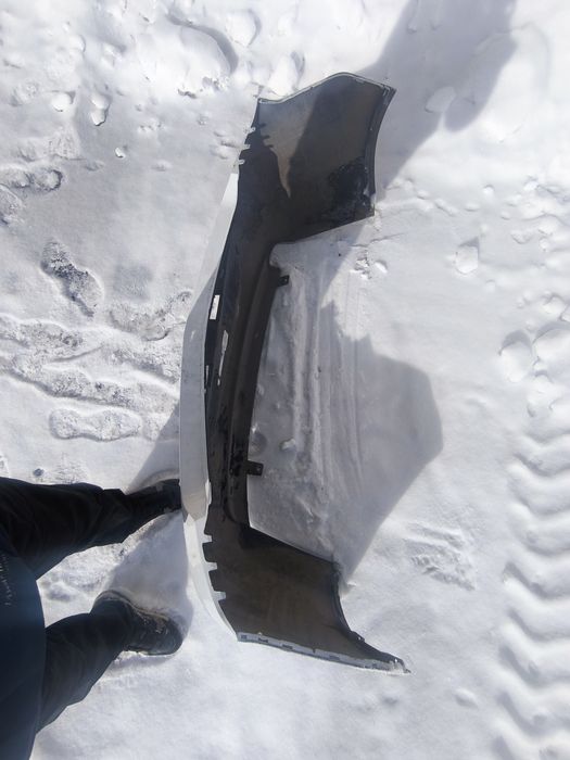 Продам б/у бампер кобальт