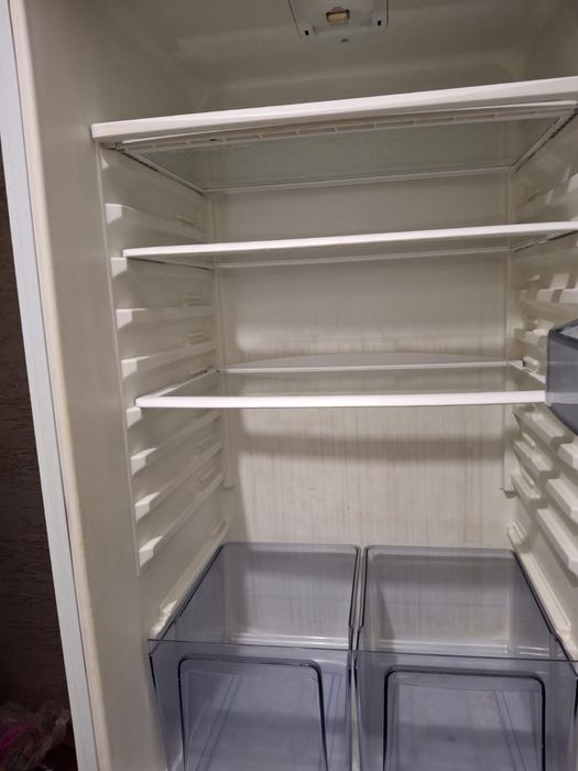 Холодильник естел