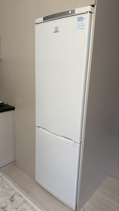 Холодильник Indesit