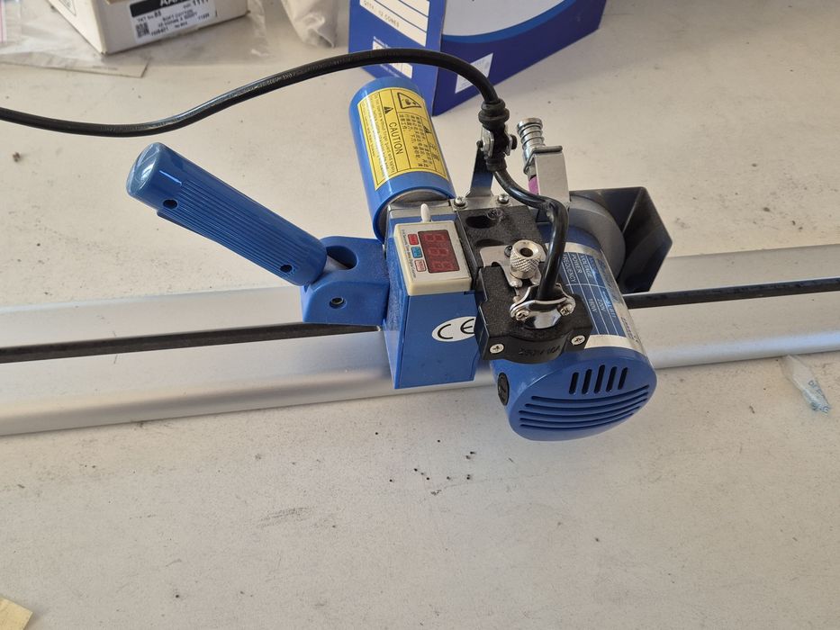 Машина за рязане на настил