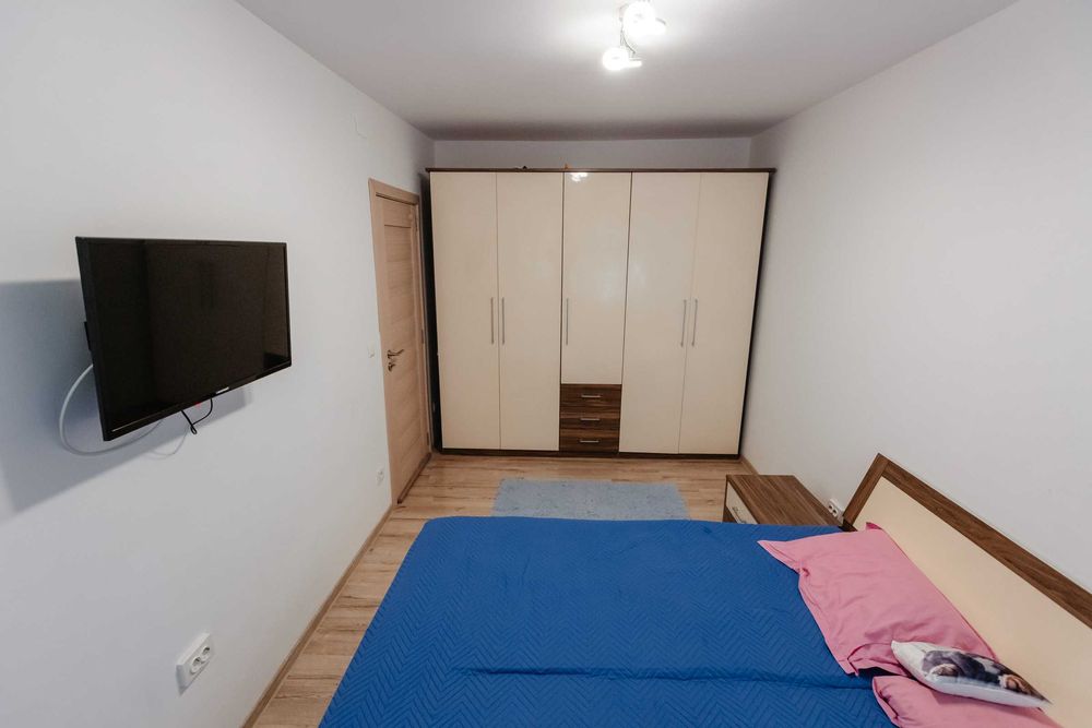 Vând apartament cu 3 camere in Vlaicu