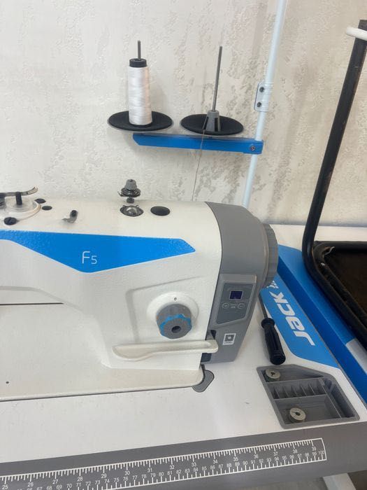 Срочно Швейная машина Jake