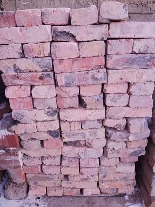 Продам б/у кирпич