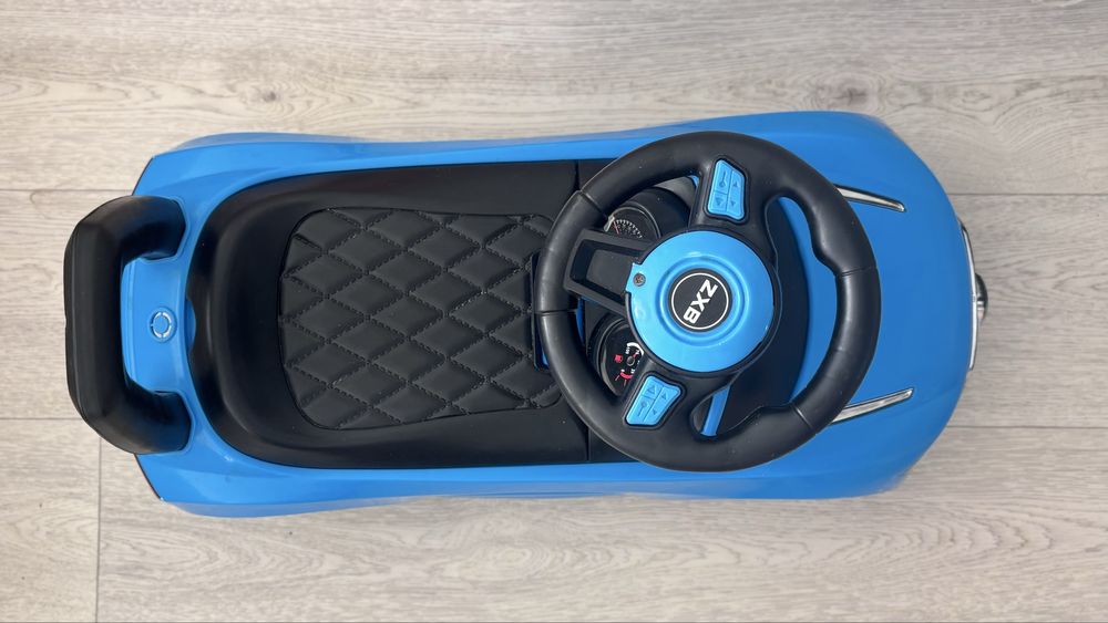 Детская машинка толокар