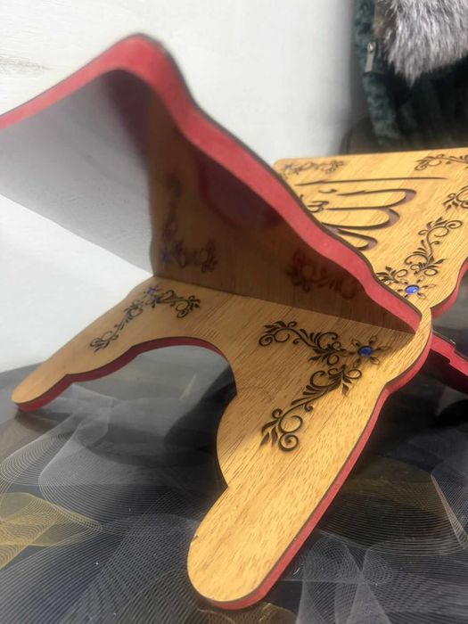 Подставка под Коран