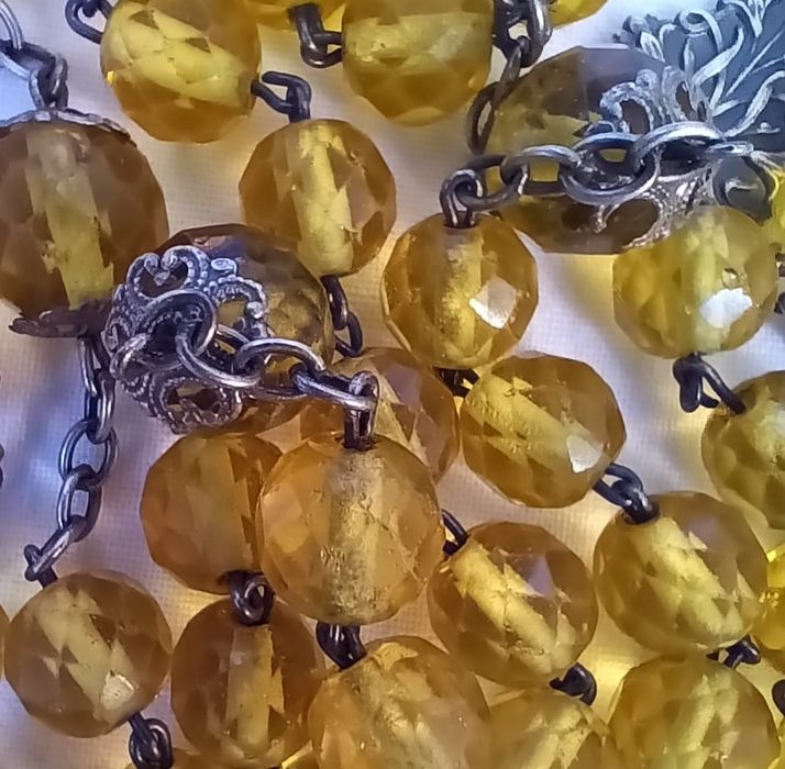 Розарий. Антична молитвена броеница.