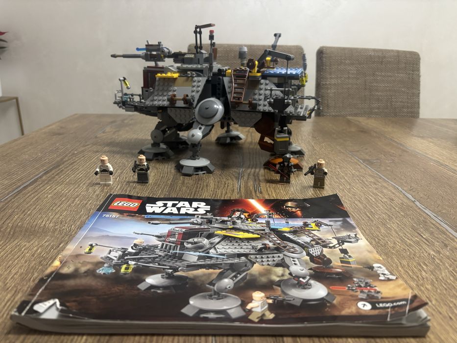LEGO® Star Wars™ Vehiculul AT-TE™ al capitanului Rex 75157