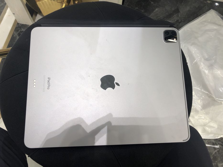 Ipad 12.9 M2 (6 generation)