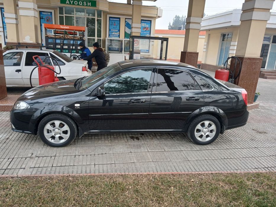 Gentra avtomat sotiladi