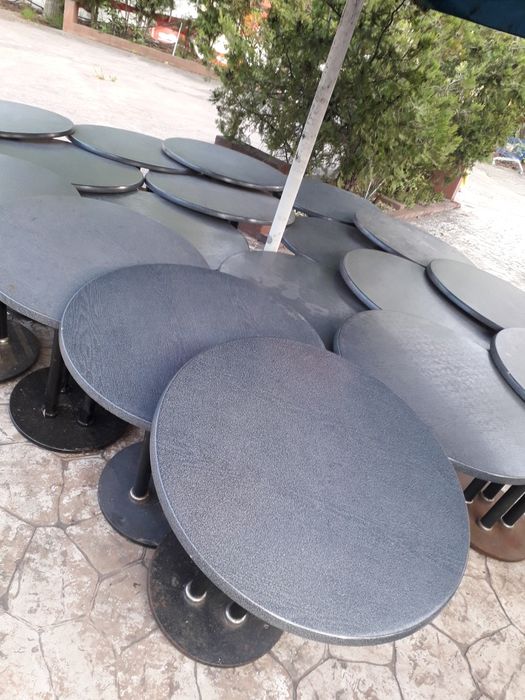 Masa rotundă de exterior