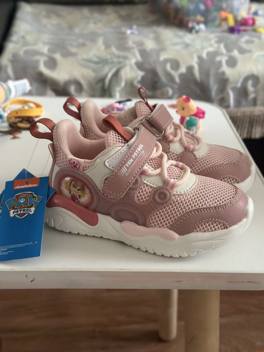 Продам кросрвки на девочку