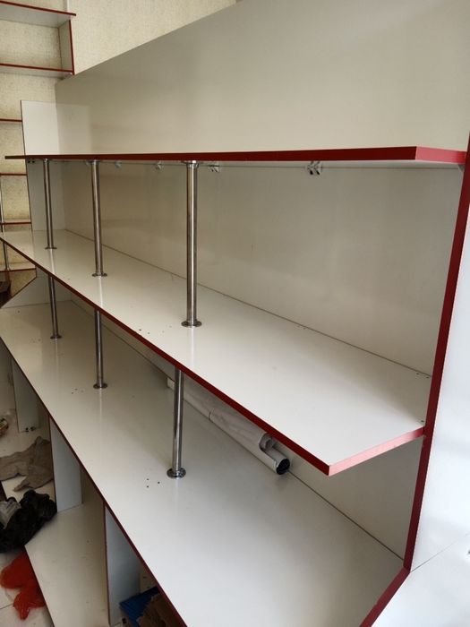 Magazin va apteka uchun polka  sotiladi holati yaxshi narxi 7million