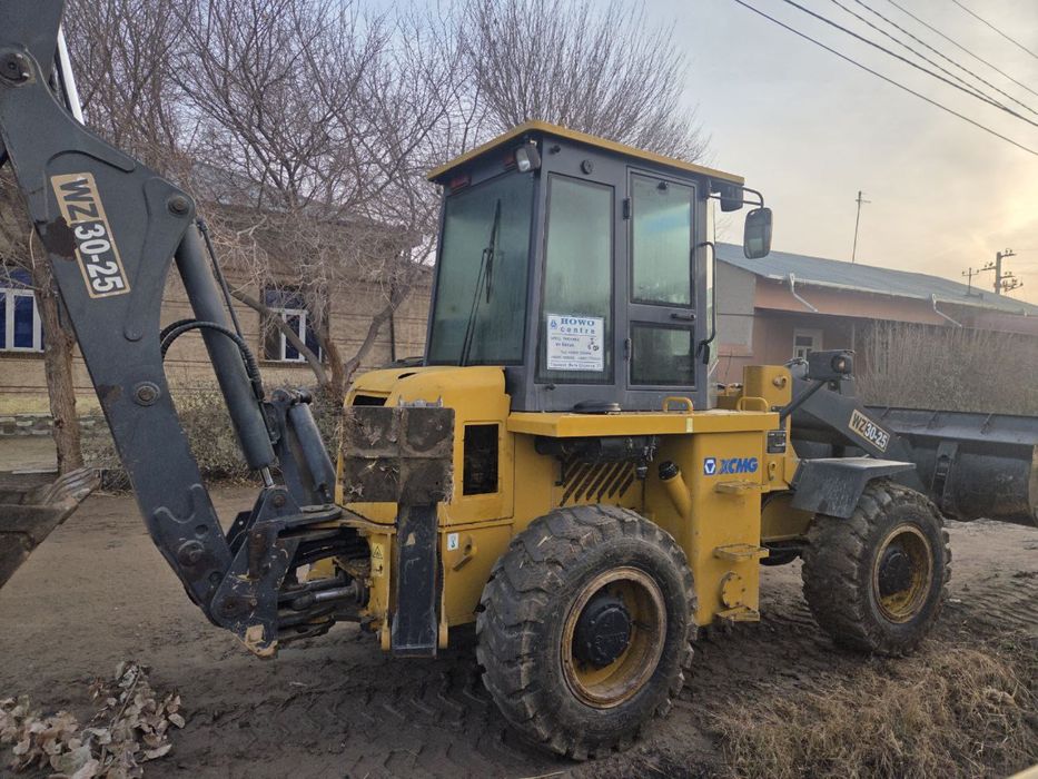 Погрузчик сотилади xcmg wz 30-25