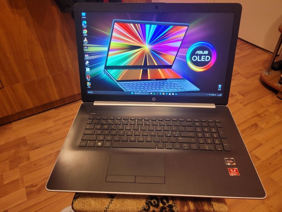 Laptop HP 17 inchi