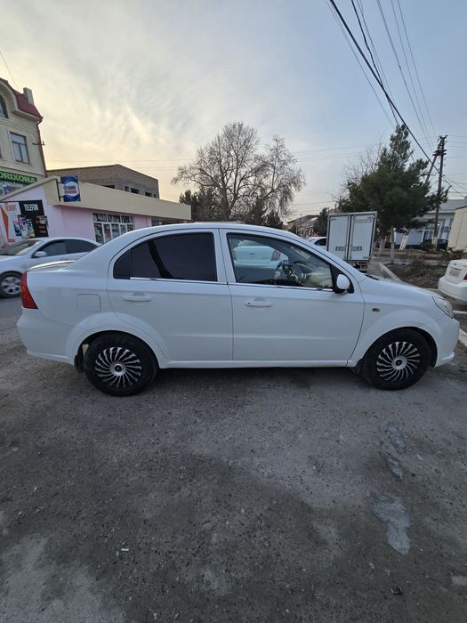 Srochno Nexia 3 Aftamat Ravon 2016y sotiladi