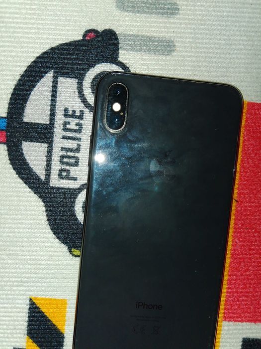 iPhone xs max. ..