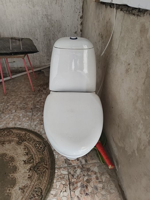 Унитаз санузел белый