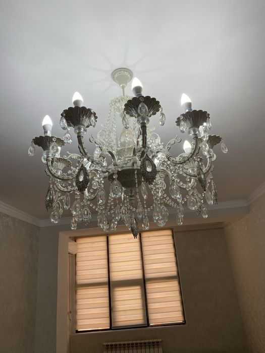 Люстра в хорошем состояний