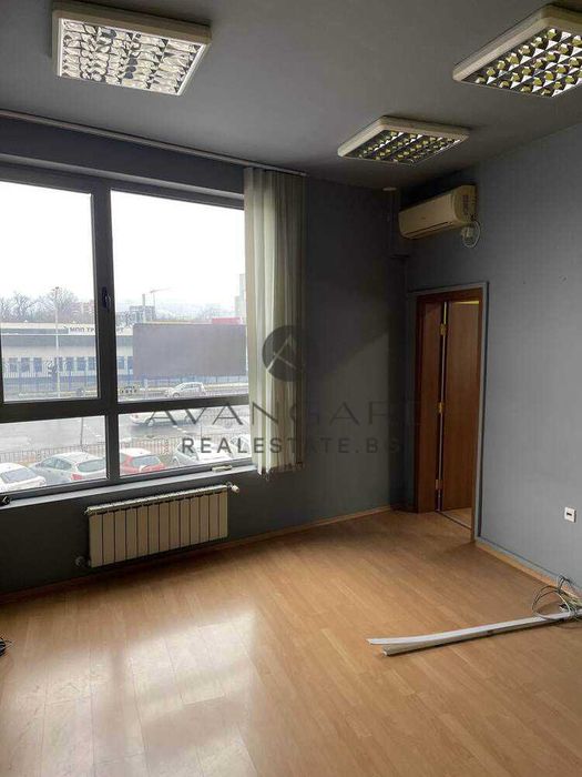 Продава се Офис в Пловдив, Кършияка - 72 кв.м за 1063 €/кв.м - Снимка #2
