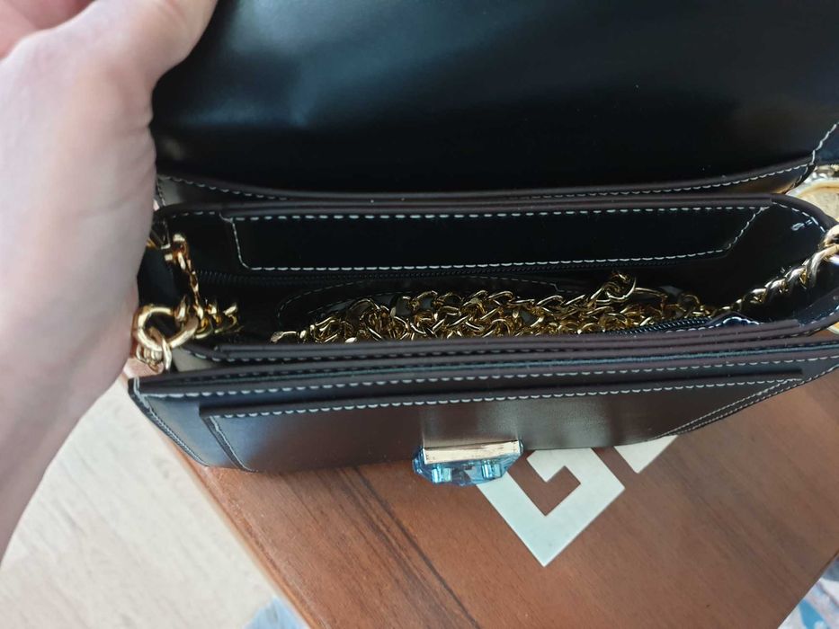 Сумочка базовая черного цвета