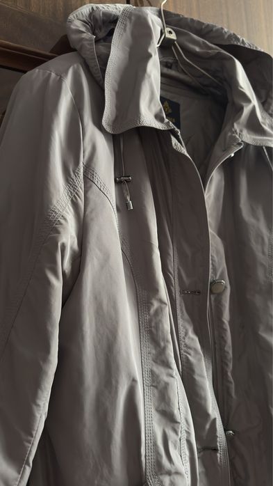 Продам женский демисезонный плащ