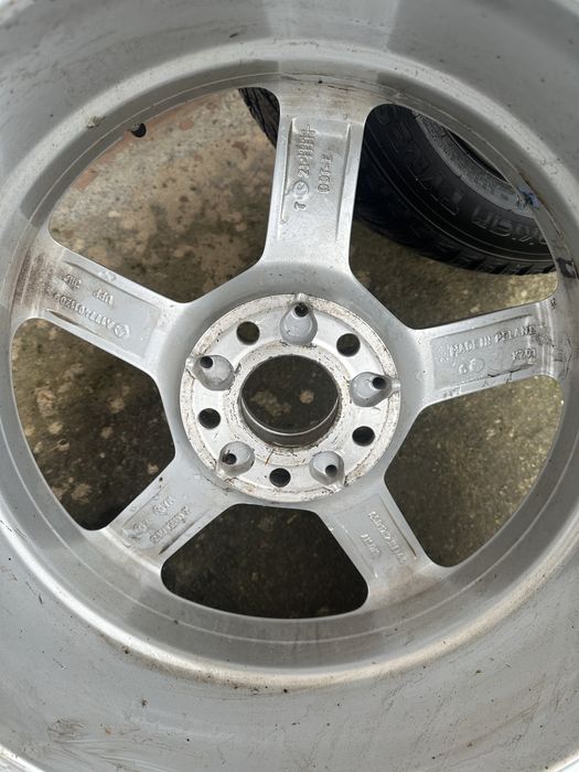 Jante orginale Mercedes cu anvelope de iarna 205/55R17 Nokian