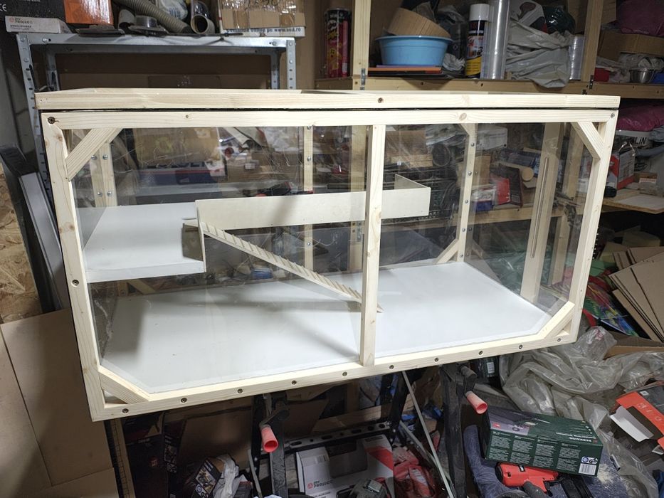 Vand cusca pt hamsteri cu roata de 20cm