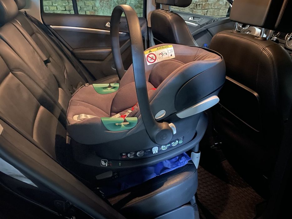 Столче Cybex Aton B2 с isofix база