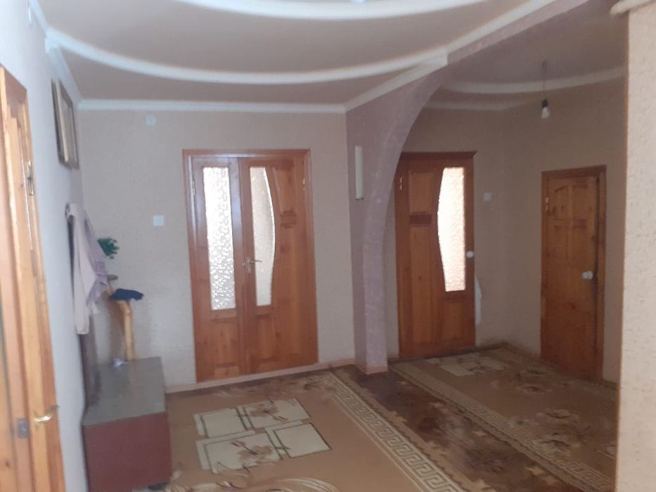 Uy sotiladi yoki uchastka boʻlib sotiladi