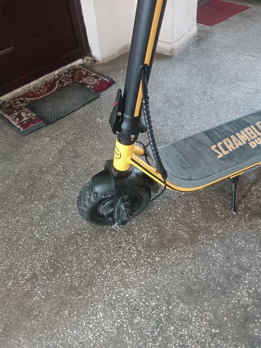 Vând trotineta electrica DUCATI SCRAMBLER