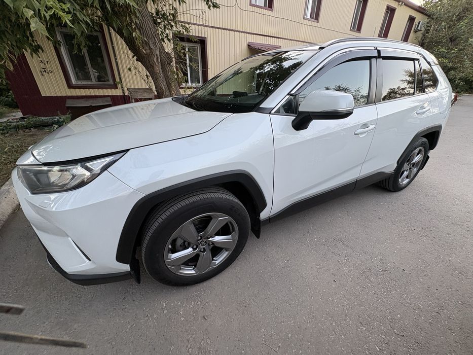 Продам Тойота Раф4