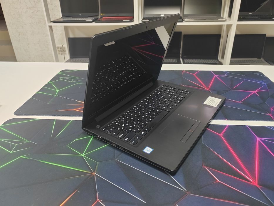 Ноутбук Lenovo Core i7-6500U/ GeForce 920MX