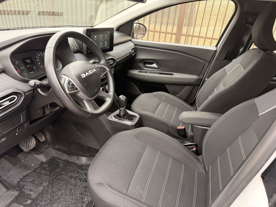 Dacia Logan Journey TCE 90 CVT, din 07.2024, in garantie, automata