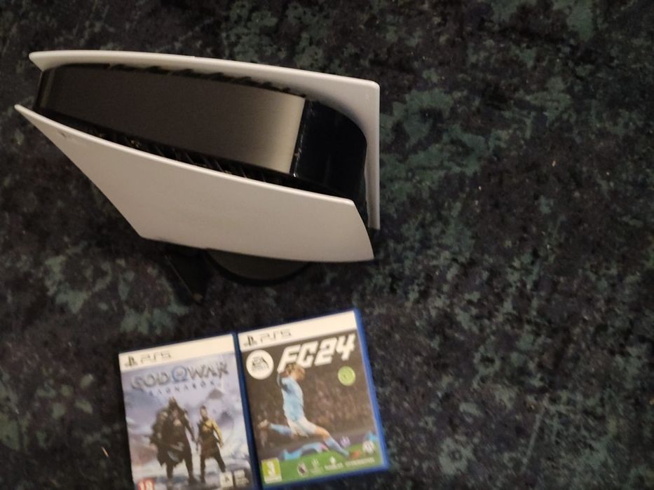 Ps 5+3 jocuri(fără controller)(cablu hdmi)+suport Ps5(varianta cu disc)