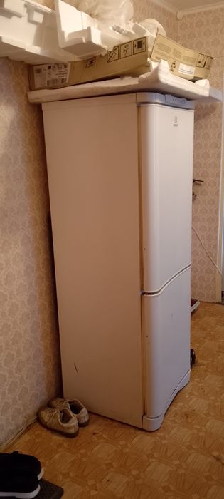 Продам холодильник