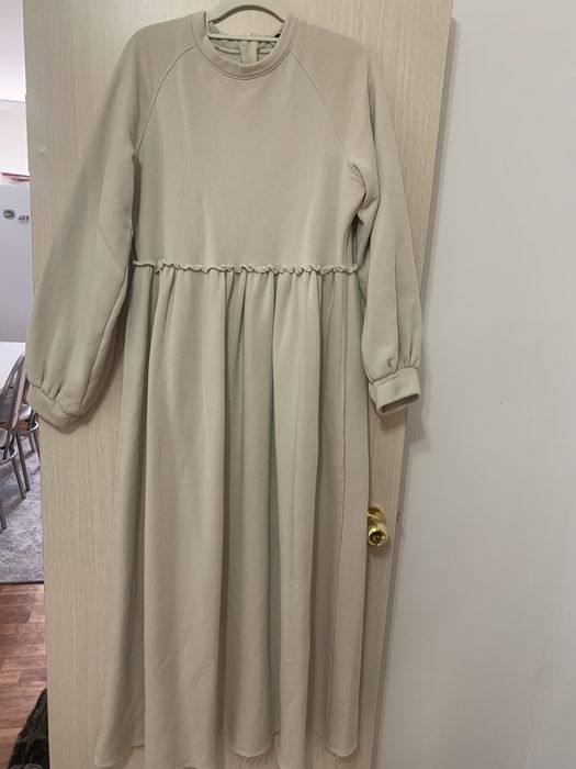 Белое теплое платье